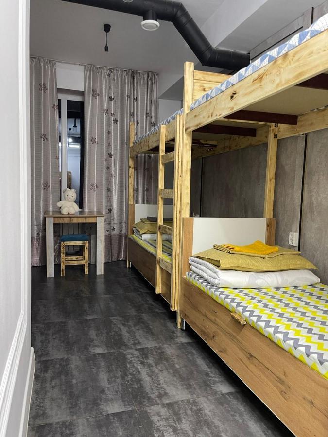 Hostel Del Luna Almaty Luaran gambar