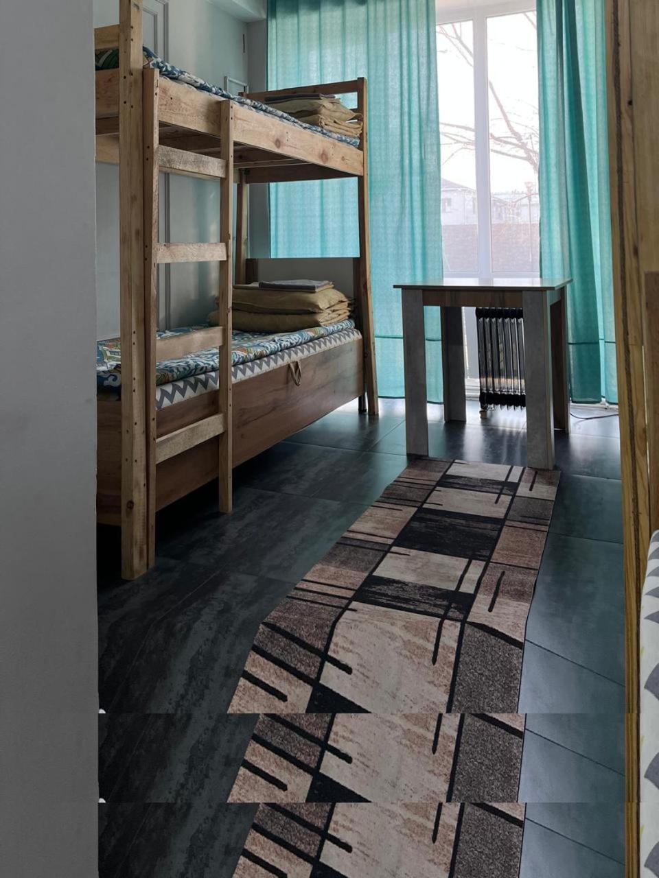 Hostel Del Luna Almaty Luaran gambar