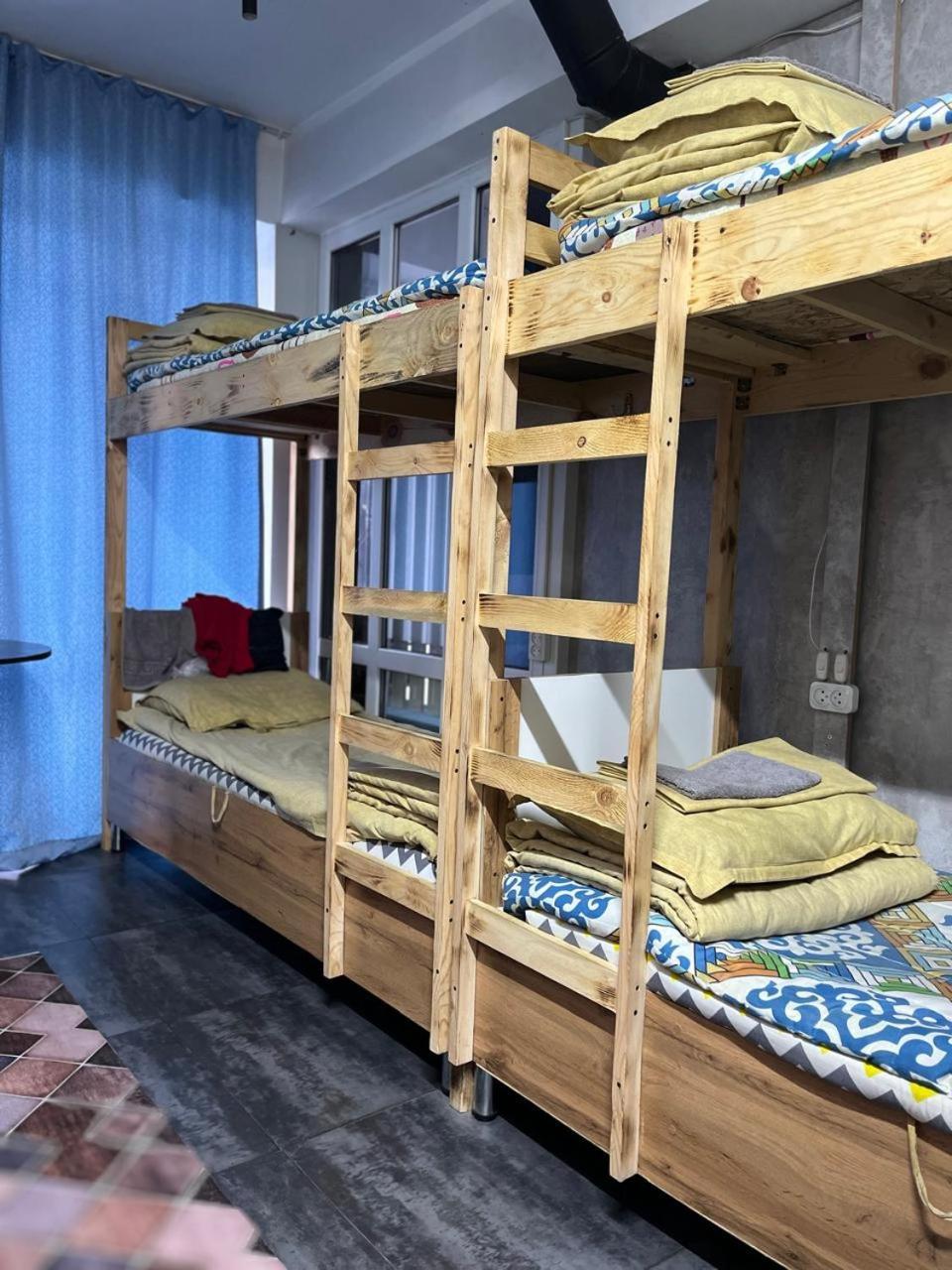 Hostel Del Luna Almaty Luaran gambar