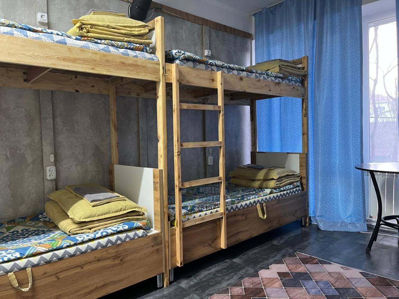 Hostel Del Luna Almaty Luaran gambar