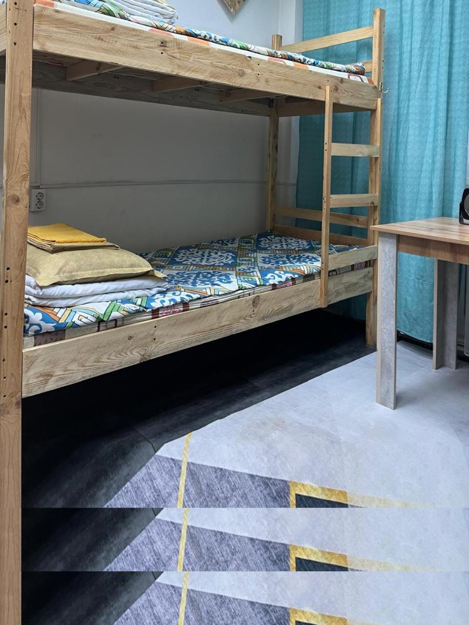 Hostel Del Luna Almaty Luaran gambar